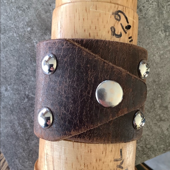 Leather cuff,up to 7” wrist - Picture 5 of 7